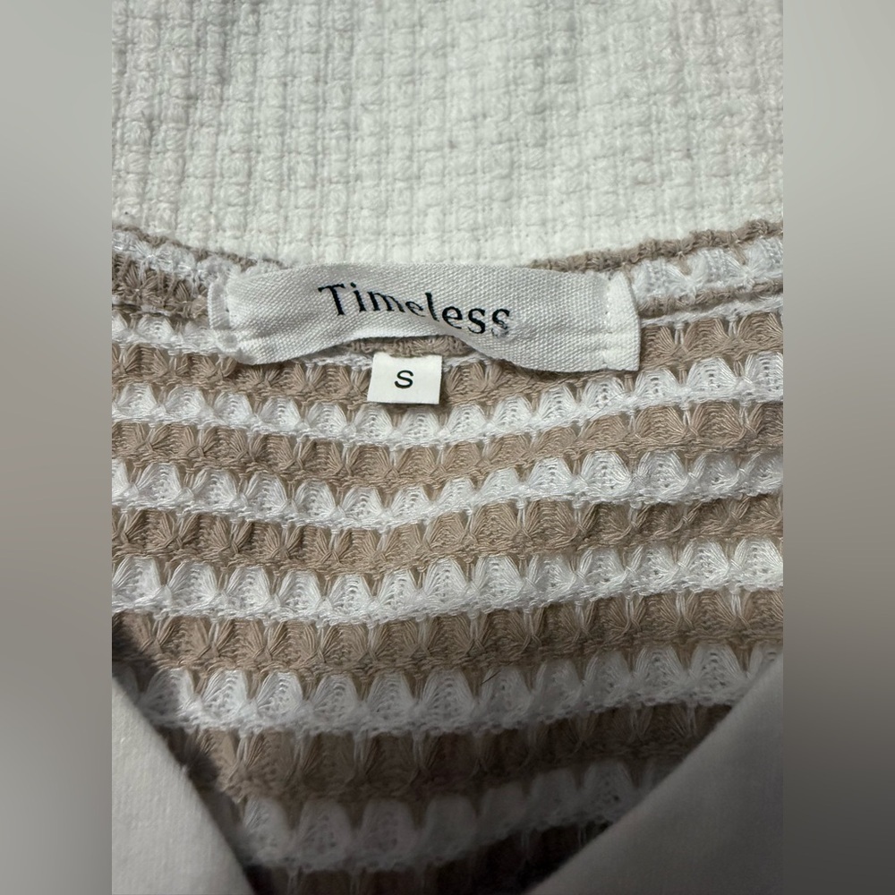 Striped women’s blouse with Button Detail - NWOT - Picture 5 of 5